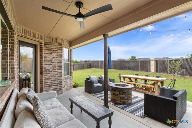 Building Photo - 5102 Dauphin Dr