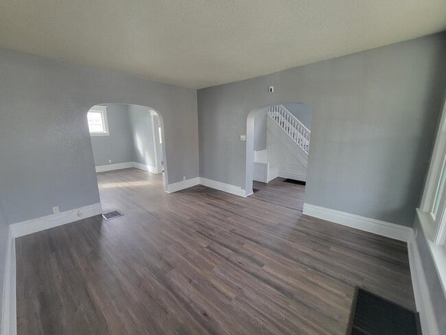 Photo - 1115 Maple Ave