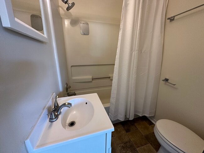 Photo - 712 Alder St