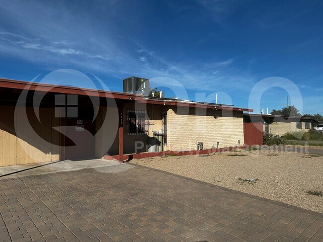 Photo - 1132 W Knox Pl