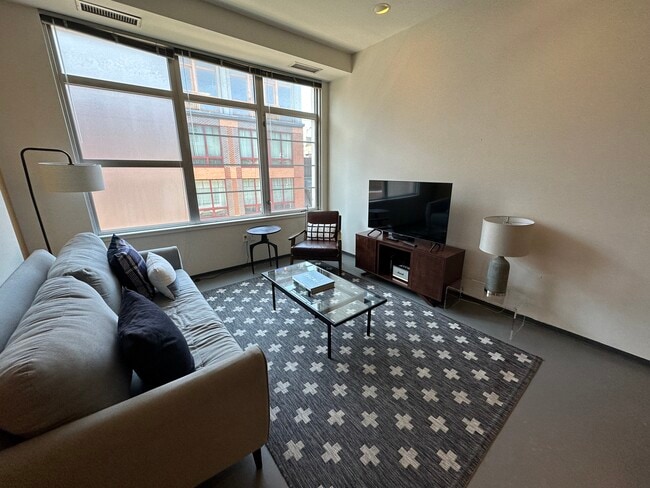 Photo - 211 E Berkeley St