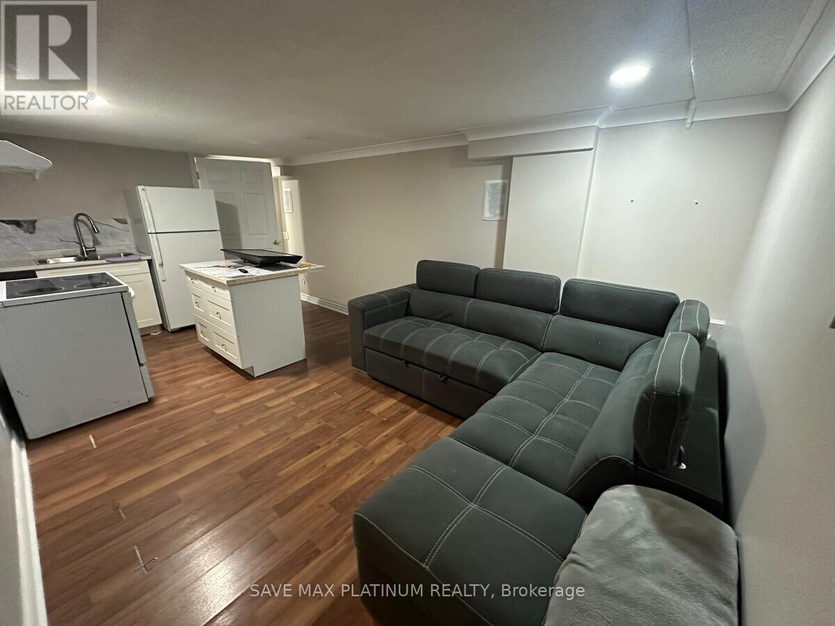 Photo - 111 Folkstone Crescent