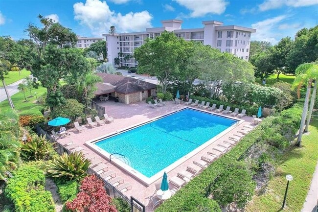 Photo - 3000 N Palm Aire Dr Unidad 306