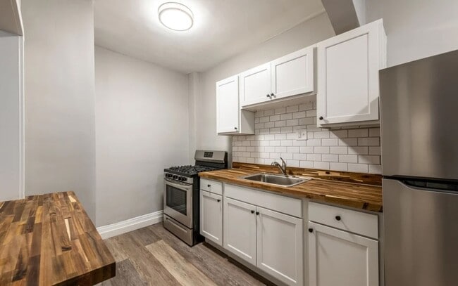 Clifton Lake Apartments