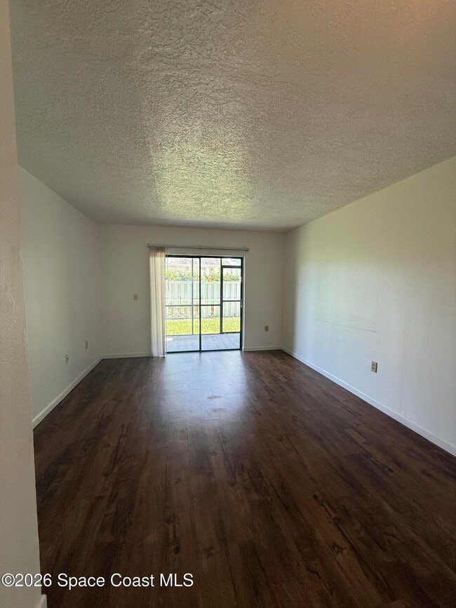 Photo - 1566 University Ln Unit 905