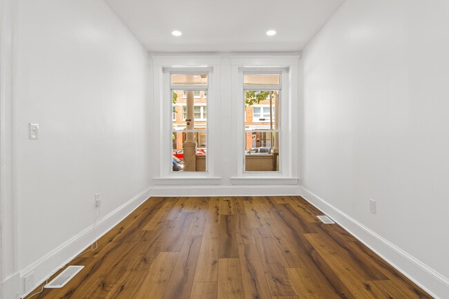 Photo - 813 Whitelock St