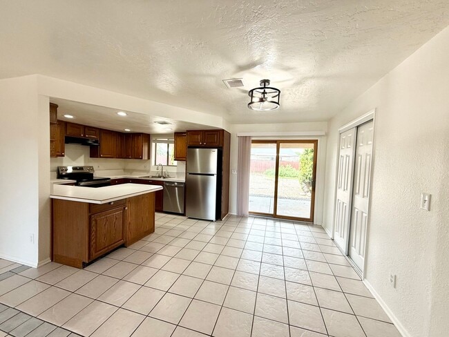 Photo - 7860 Spouse Dr Unit A