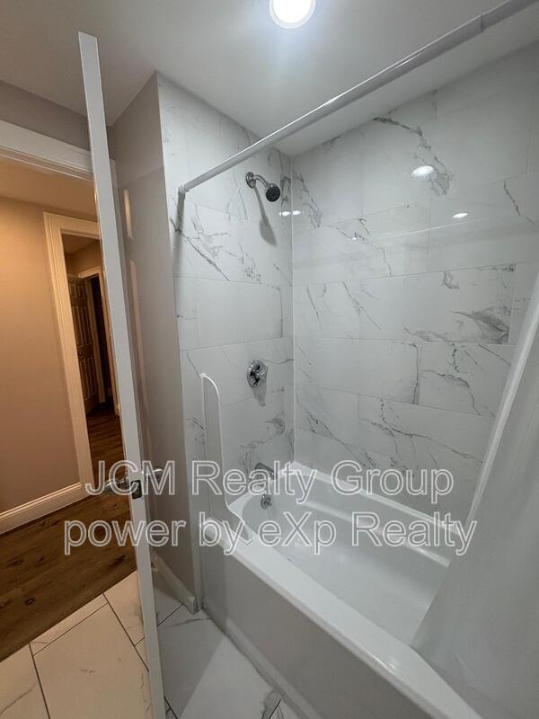 Photo - 32 Hartwell St Unit B / Left