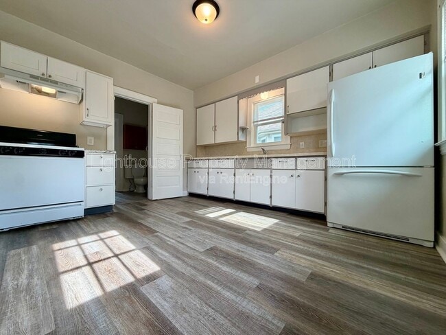 Photo - 1242 Davis Ave NW