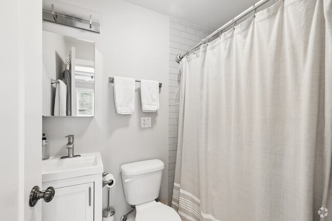 Studio - 250SF - Bathroom