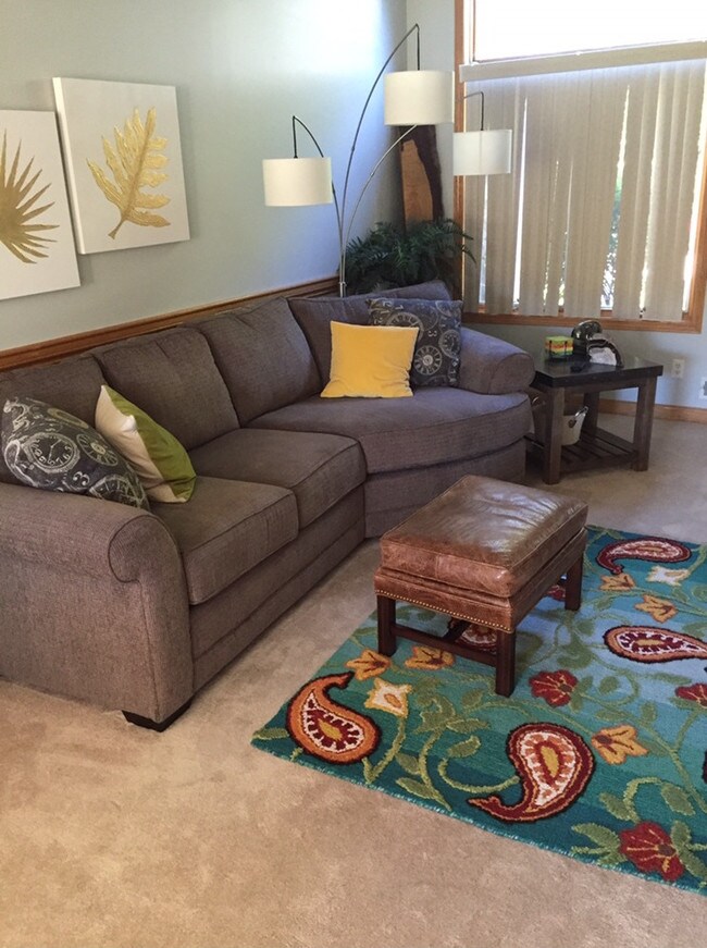 Photo - 811 Burr Oaks Dr