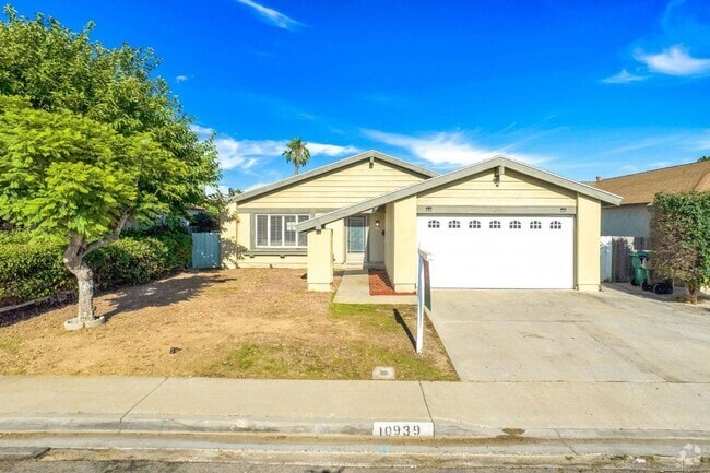 Building Photo - Beautiful 4 bedroom 2 bath home available ...