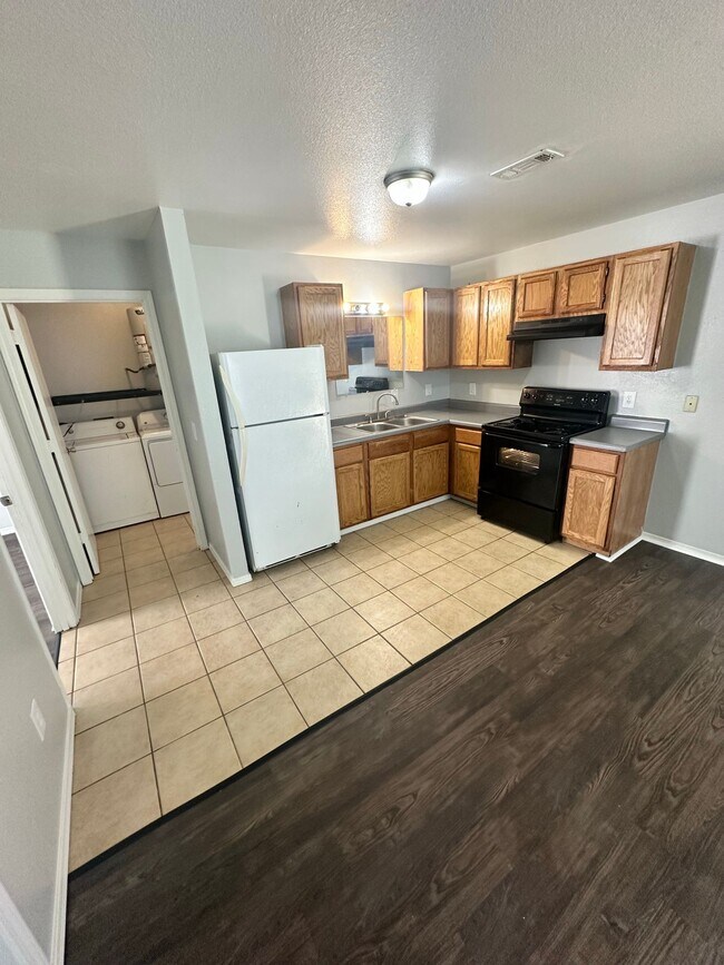 Photo - C&W Crutcher Apartments