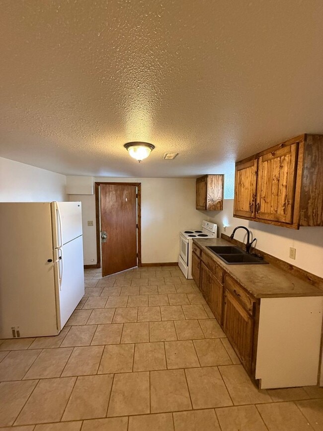 Photo - 227 W 14th St Unit Lower Level