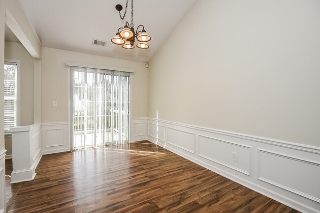 Photo - 519 Bass Chase NW