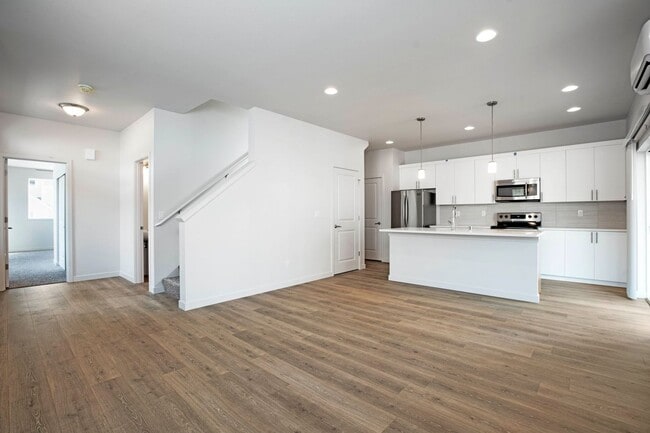 Skansie Pointe Luxury Homes