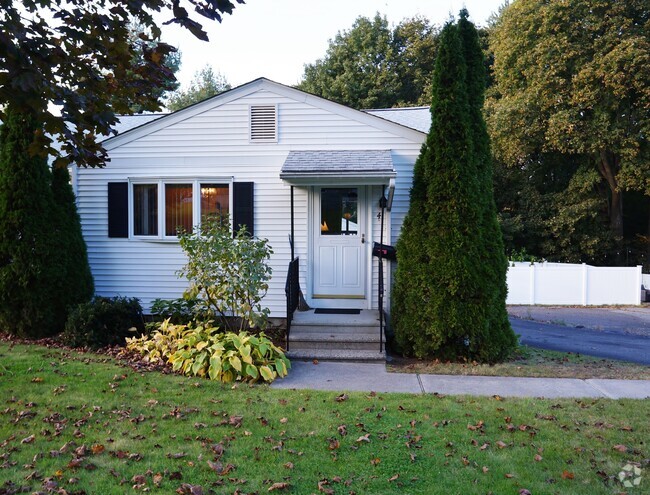 Building Photo - 4 Bonnette Dr Unit B Rental
