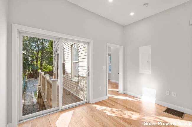 Photo - 531 E 5th St Unidad 1