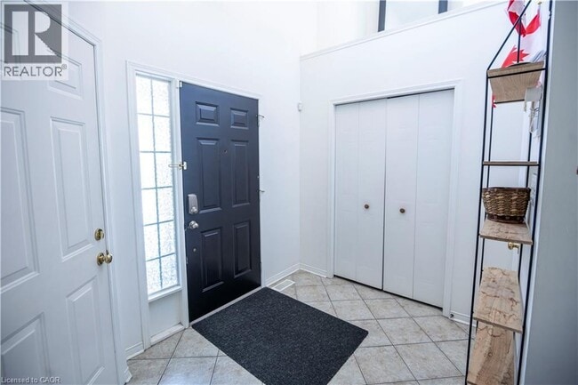 Photo - 147 Dubrick Crescent