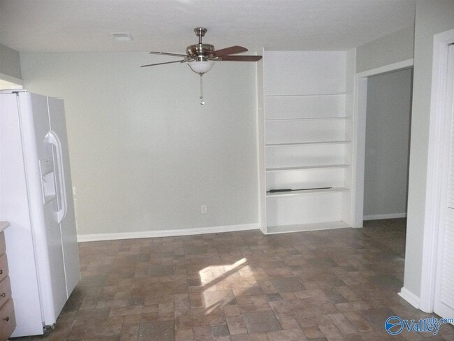 Photo - 511 Delaney Rd NW