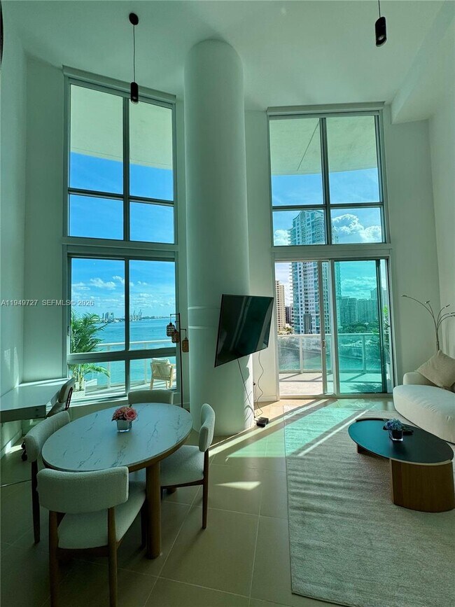 Photo - 300 S Biscayne Blvd Unit L-1218