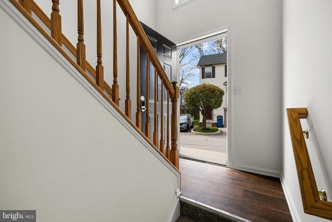 24 Shady Tree Ct