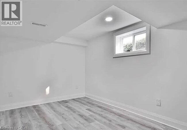 Photo - 549 Waterloo St