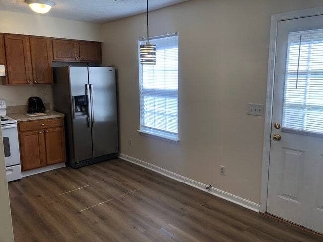 Photo - 433 Ridgefield Ave