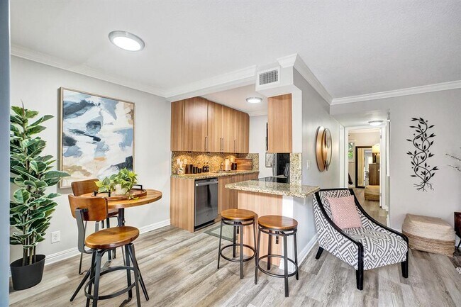 Photo - 1125 NE 16th Pl Unidad 209