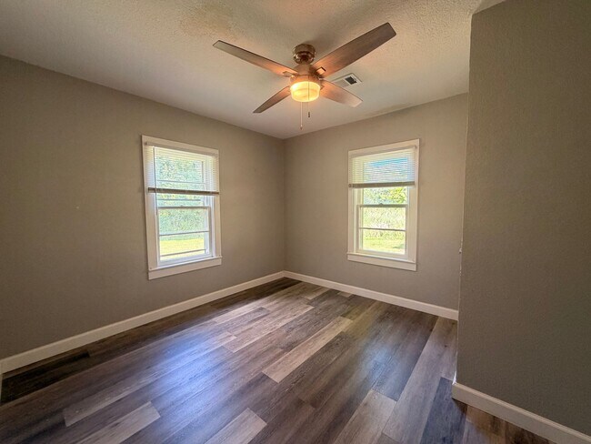 Photo - Charming 3-bedroom, 1-bath home in Dardanelle, AR,