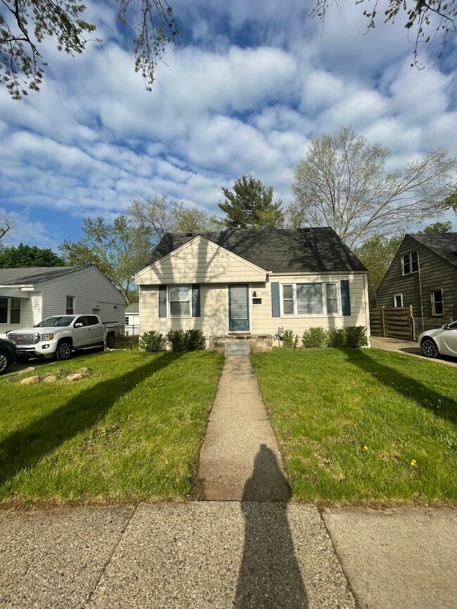 Two-Story Home in Ypsilanti Township | Lea... - Two-Story Home in Ypsilanti Township | Lea...