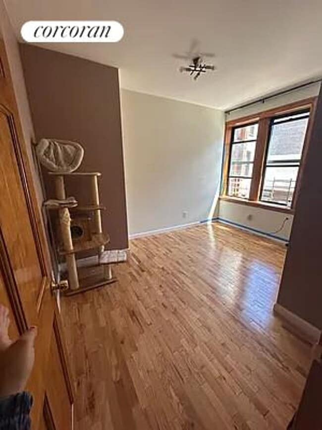 Photo - 2010 Ocean Ave Apartment