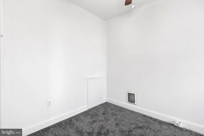 Photo - 3088 Weikel St