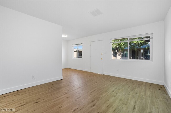 Photo - 2505 Cedar Ave