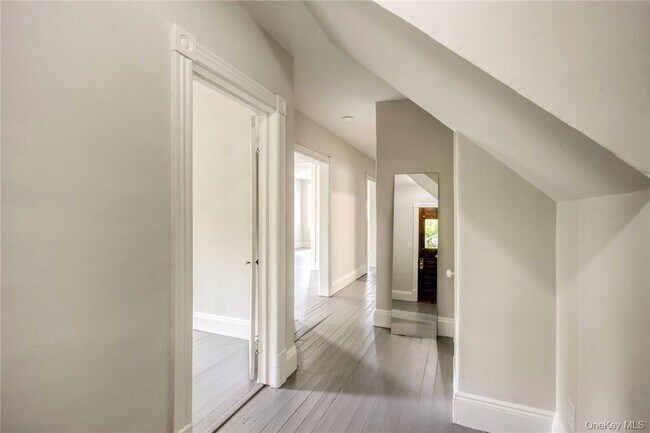 Photo - 142 Hudson Terrace Unidad 1