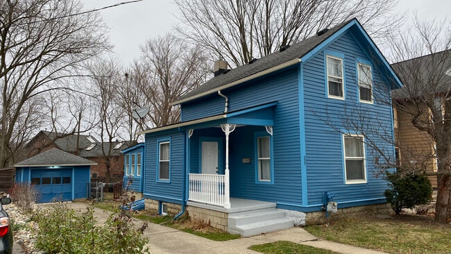 Building Photo - 337 Beakes St