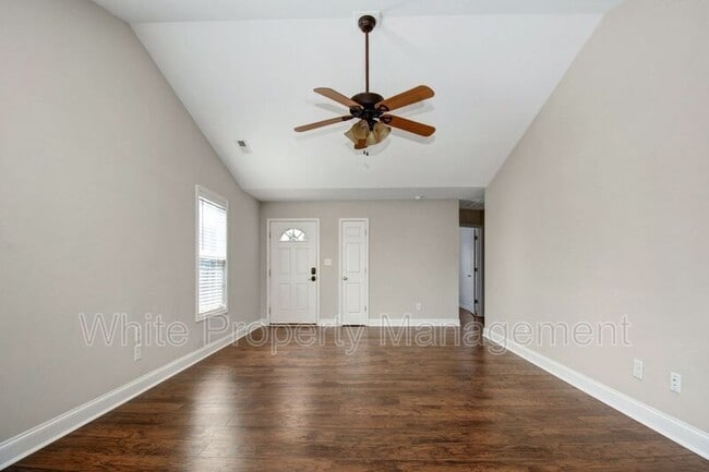 Photo - 49 Linford St