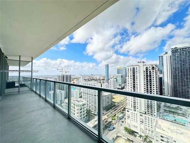 Building Photo - 1111 SW 1st Ave Unit 3424-N Rental