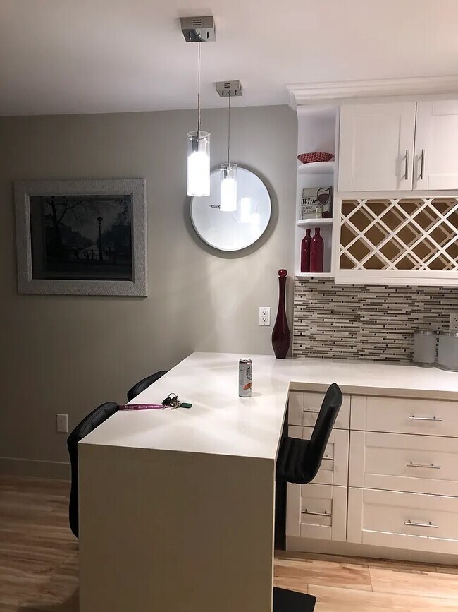 Photo - 212 Forbes Av