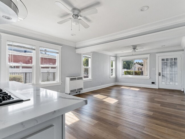 Photo - 1926 Lime Ave Unidad 1926