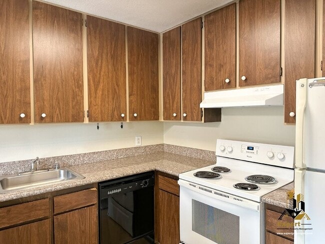 Photo - 2200 Woodside Ln Unit #5