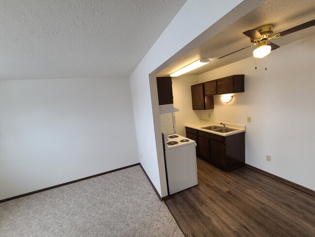 Photo - 2333 Green Apartments