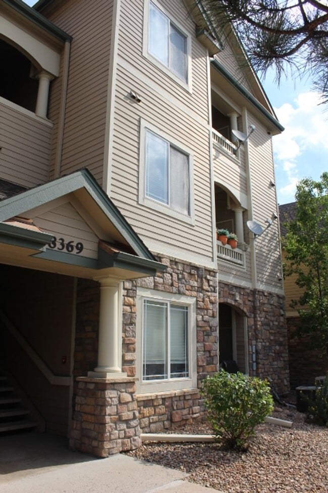 Building Photo - Deer Creek - 2nd Floor 2 bedroom/2 Bath Co... Unit 204 Rental