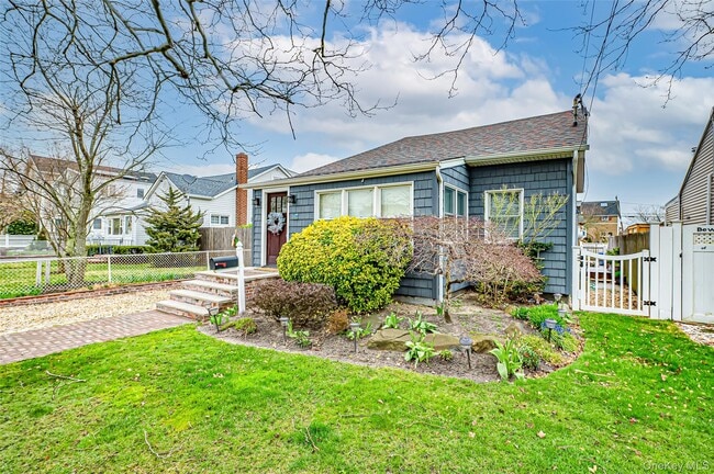 Building Photo - 71 S Bay Dr