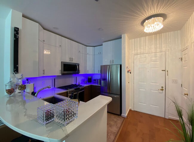 Building Photo - 1645 International Dr Unit 308 Rental