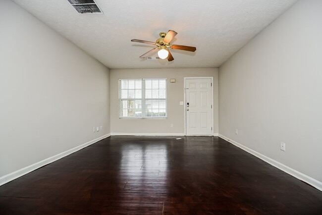 Photo - 6075 Flagstaf Walk