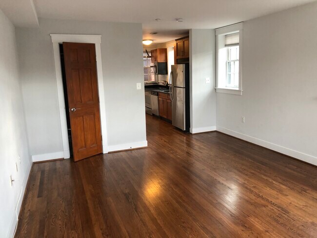 Photo - 510 8th St NE