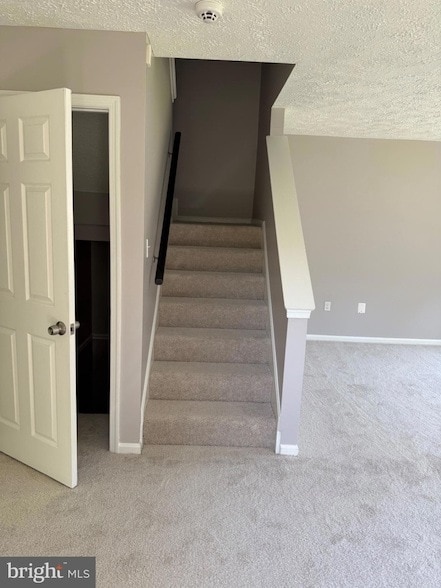 Photo - 2712 Red Oak Ln