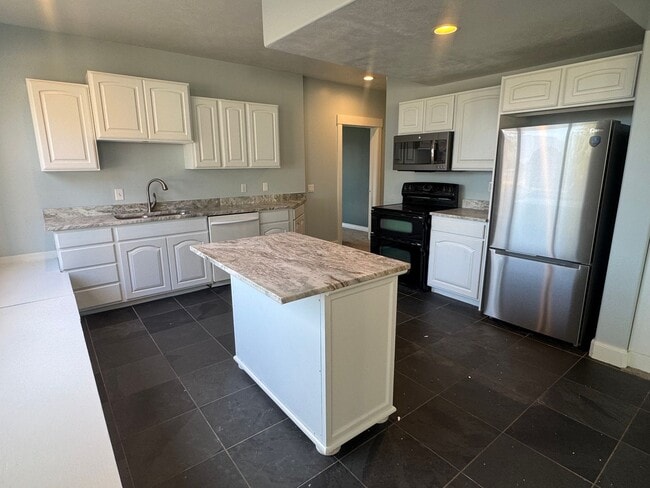 2428 Silverpoint Way