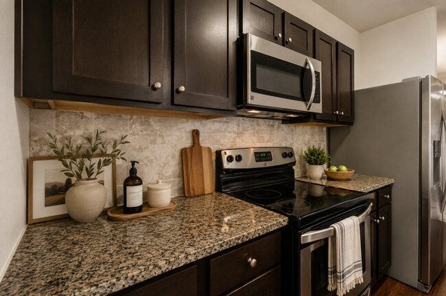 Creekside at Greenlawn Apartment Homes